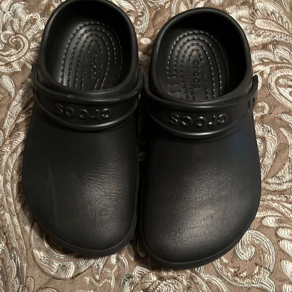 Crocs Vented Specialist II Black Mens 6 Womens 8 worn twice, indoors only